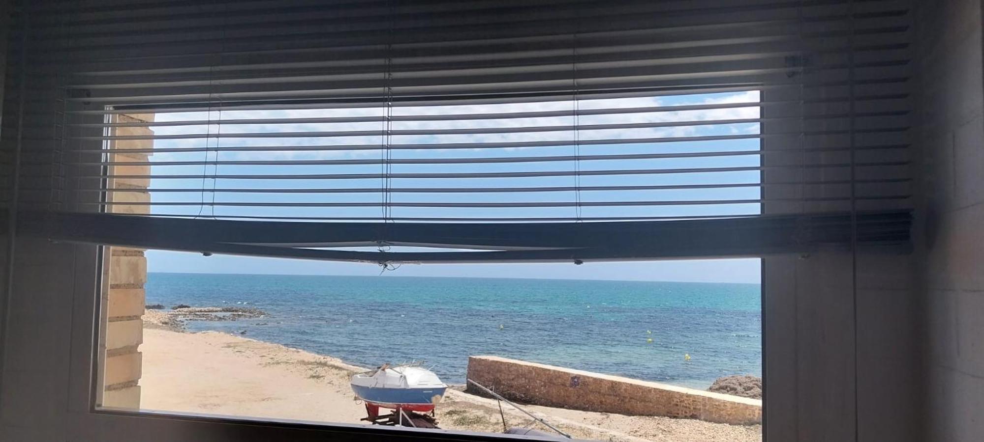 Beachfront Apartment - La Mata تورّيفيِخا المظهر الخارجي الصورة